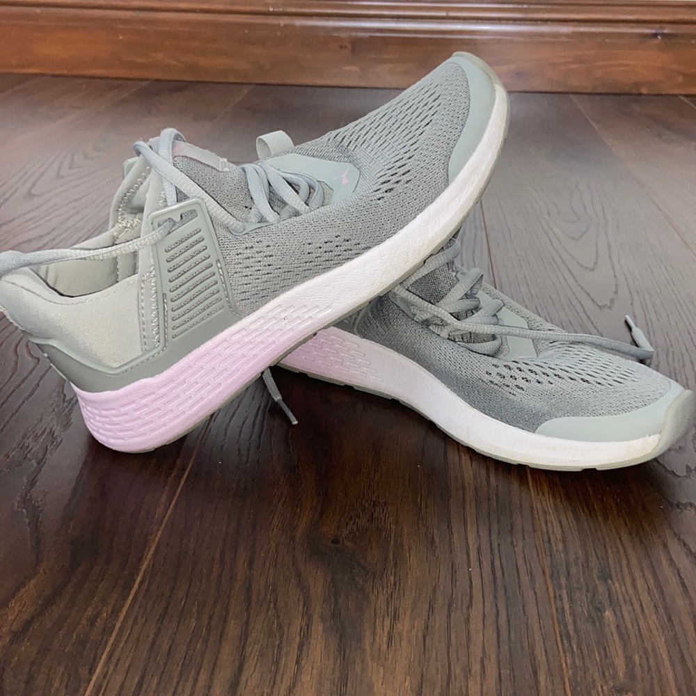 Puma Tennis Shoes!